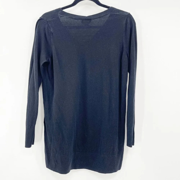 Old Navy V Neck Knit Top Women's Size M Black Long Sleeve Ribbed Hem - Picture 2 of 4